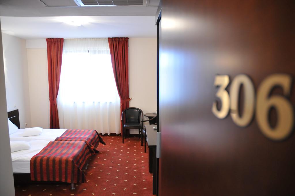 Hotel Roberts Sibiu Exterior photo